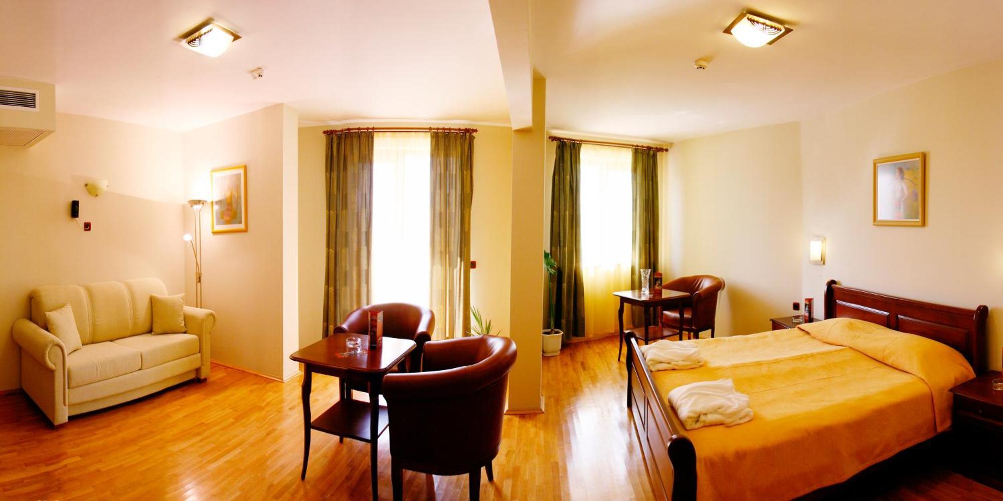 Meridian Hotel Bolyarski เวลีคอเทอร์โนโว ภายนอก รูปภาพ