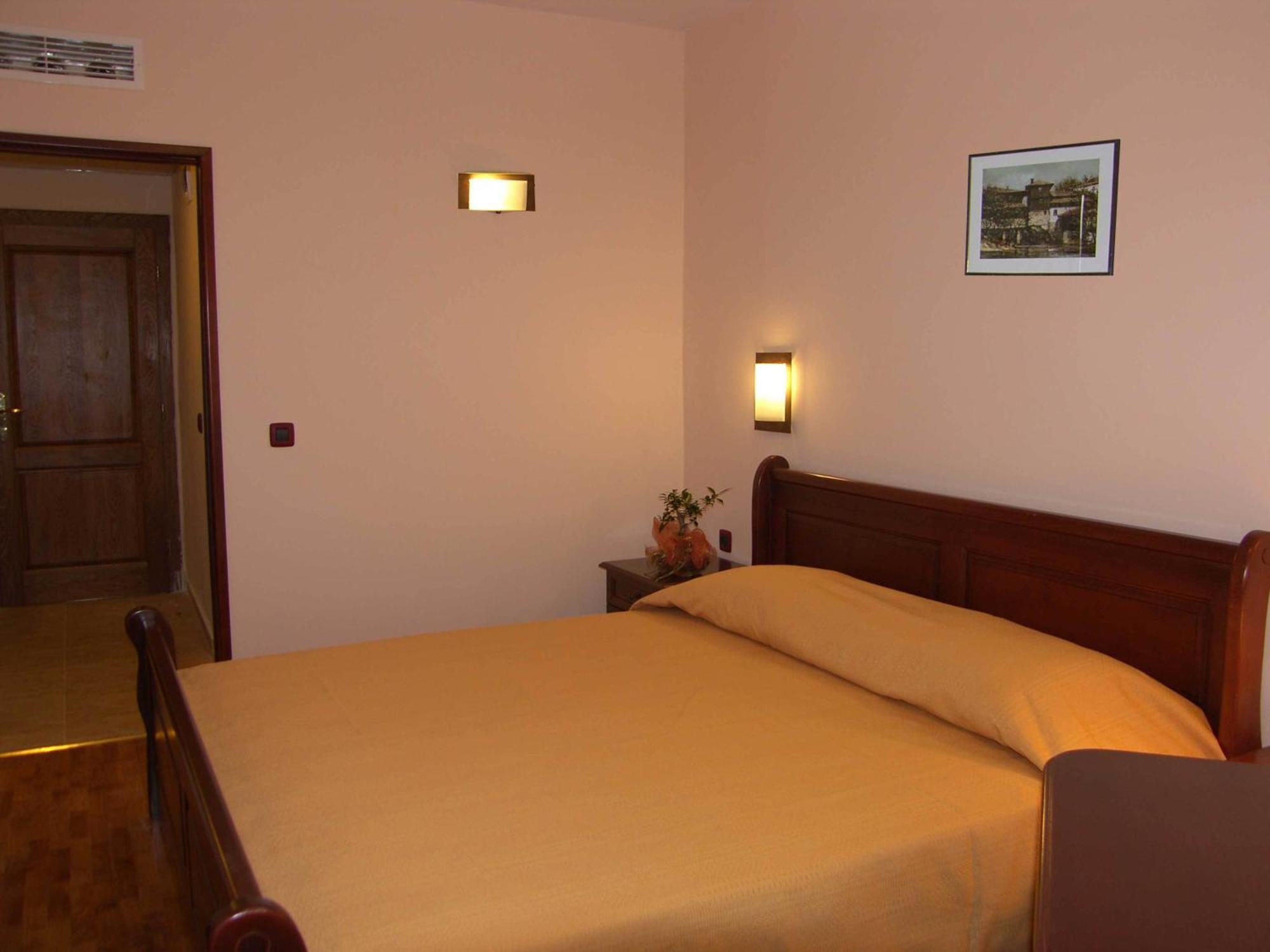 Meridian Hotel Bolyarski เวลีคอเทอร์โนโว ภายนอก รูปภาพ